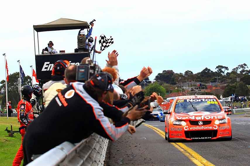 Sandown 500, V8 Supercars race finish