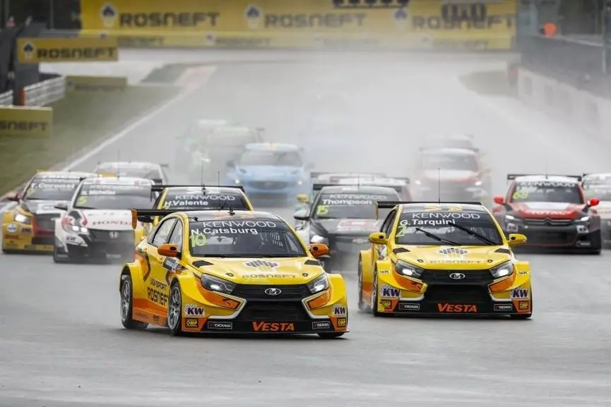 WTCC Russia, two wins for Lada