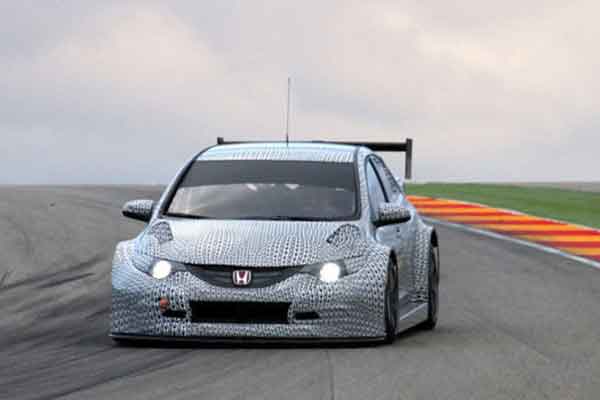 Honda Civic on track