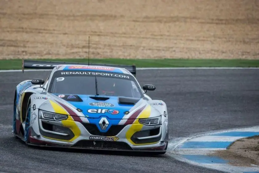 The #9 Renault RS 01 of Fabian Schiller and Markus Palttala