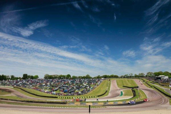 Lydden Hill Race Circuit - Birthplace of World’s Rallycross | SnapLap