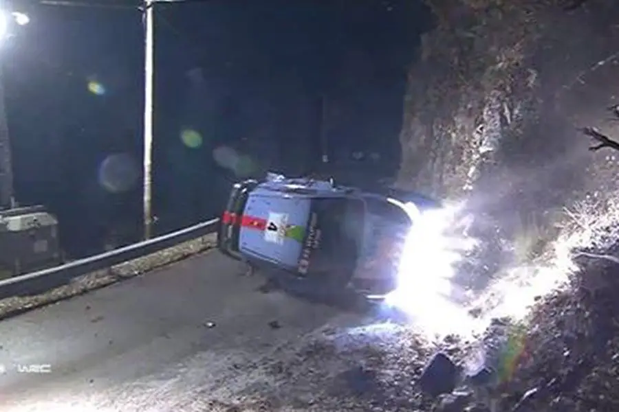 Hayden Paddon's carsh at SS1 of 2017 Rallye Monte Carlo, TV screenshot