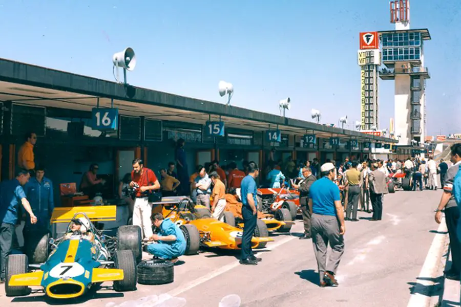 Circuito Permanente del Jarama pitlane