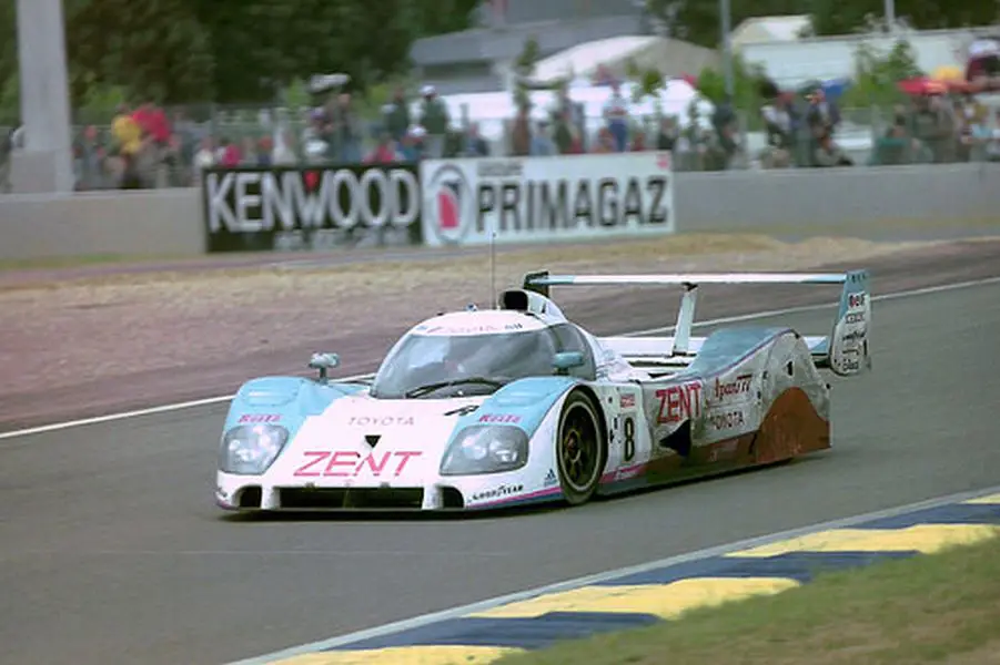 Toyota TS010 racing, 1992