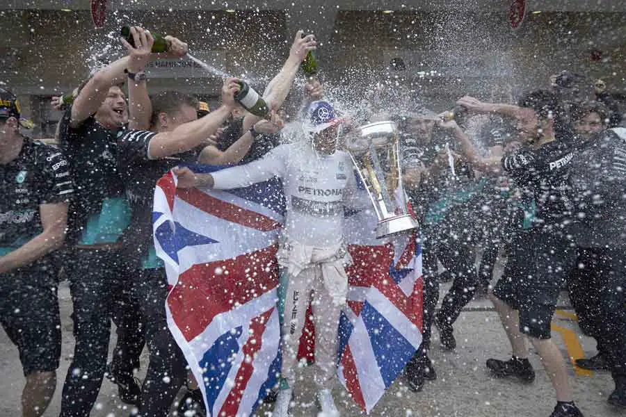 Lewis Hamilton celebrating