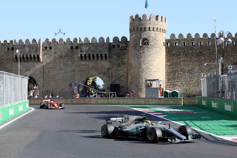 Hamilton Vettel Baku 2017