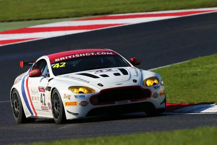 GT4 class winners- Jan Jonck and William Phillips