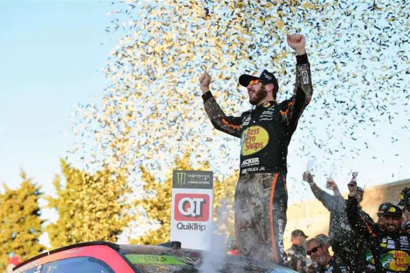 Martin Truex Jr wins at Kansas Speedway