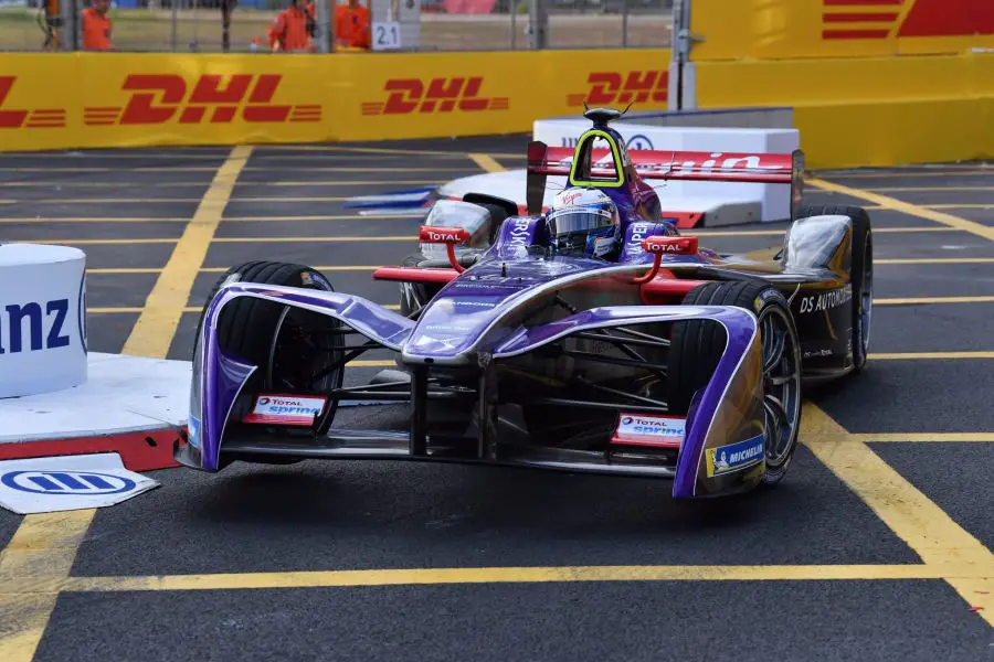 Sam Bird wins Hong Kong ePrix race 1