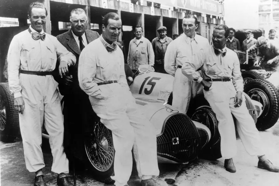 Manfred von Brauchitsch, Alfred Neubauer, Richard Seaman, Hermann Lang and Rudolf Caracciola