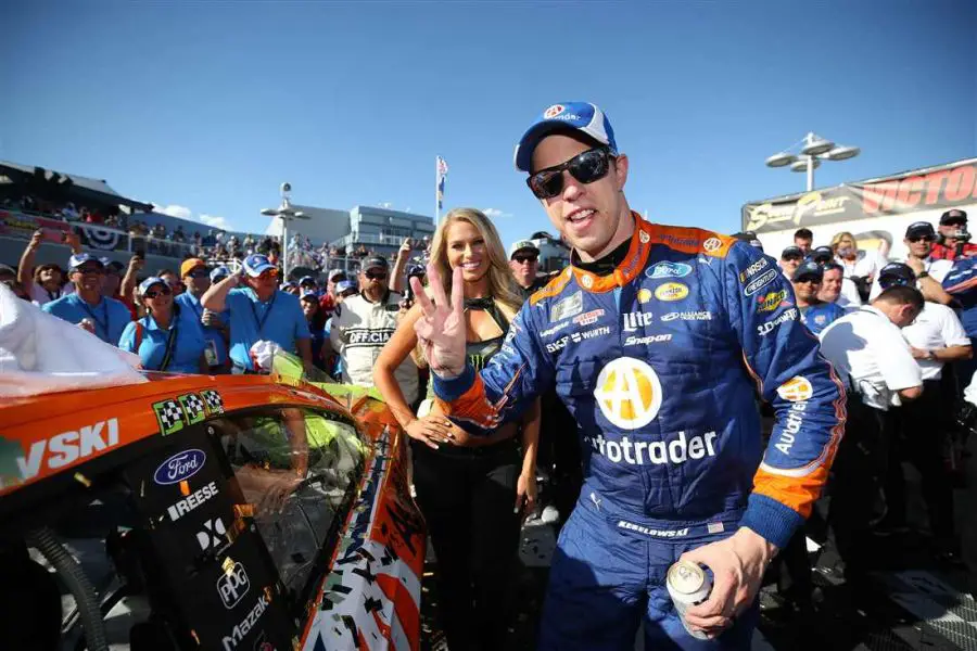 Brad Keselowski Gives The 500th Victory To Team Penske | SnapLap