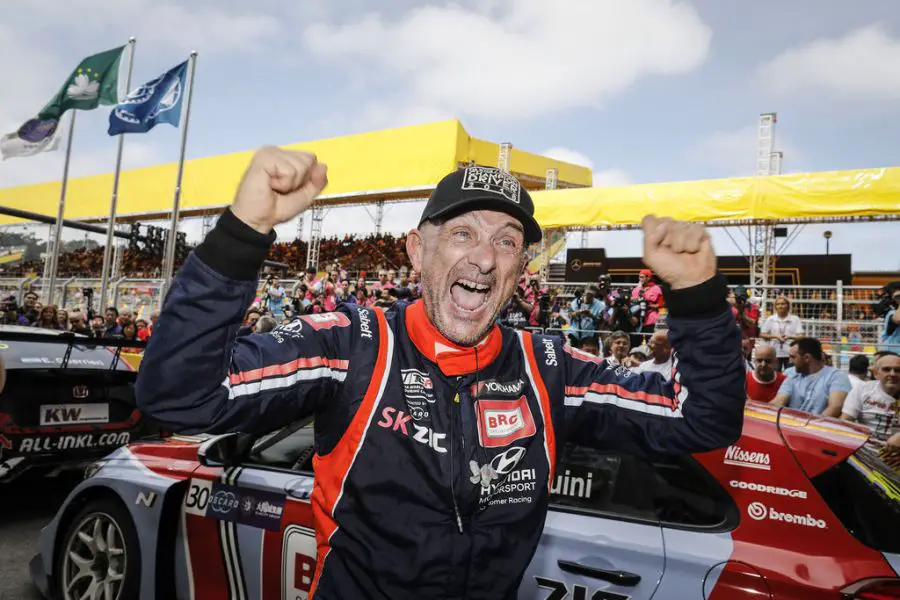 Gabriele Tarquini WTCR champion