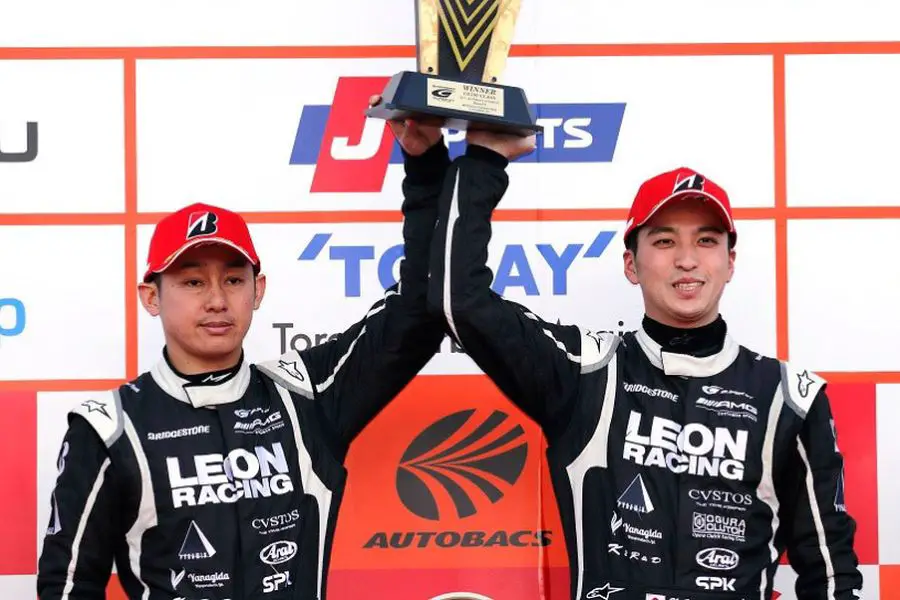 Haruki Kurosawa and Naoya Gamou are GT300 champions