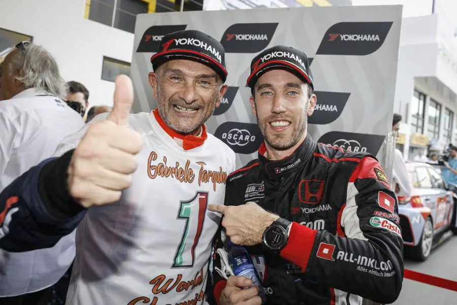 Gabriele Tarquini and the winner of the third race Esteban Guerrieri