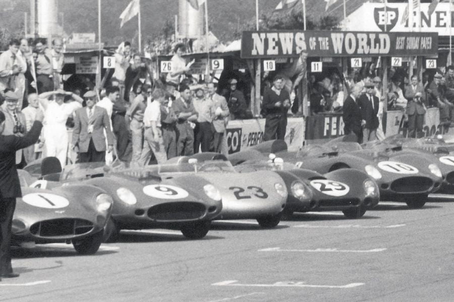 1959 RAC Tourist Trophy, cars lined up, black and white