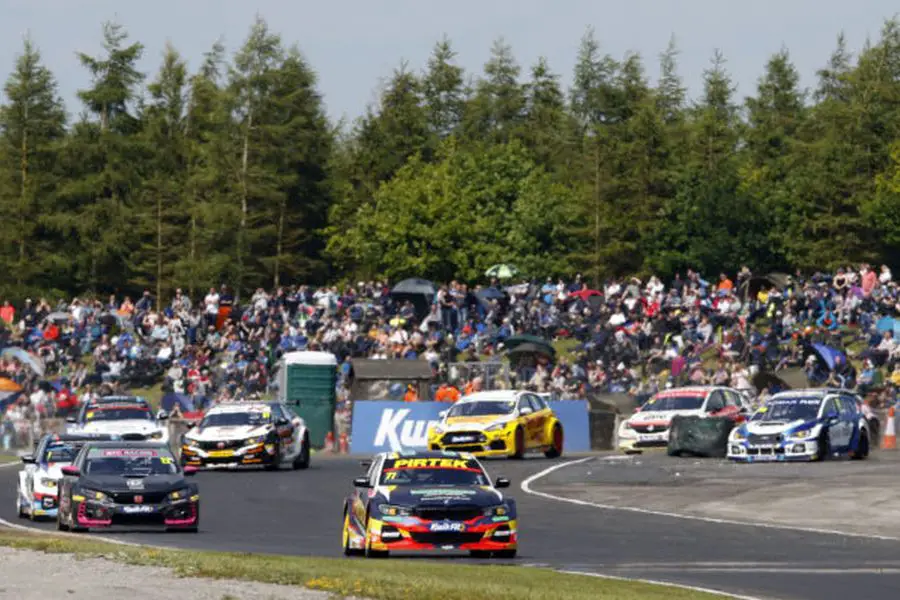 BTCC Croft race